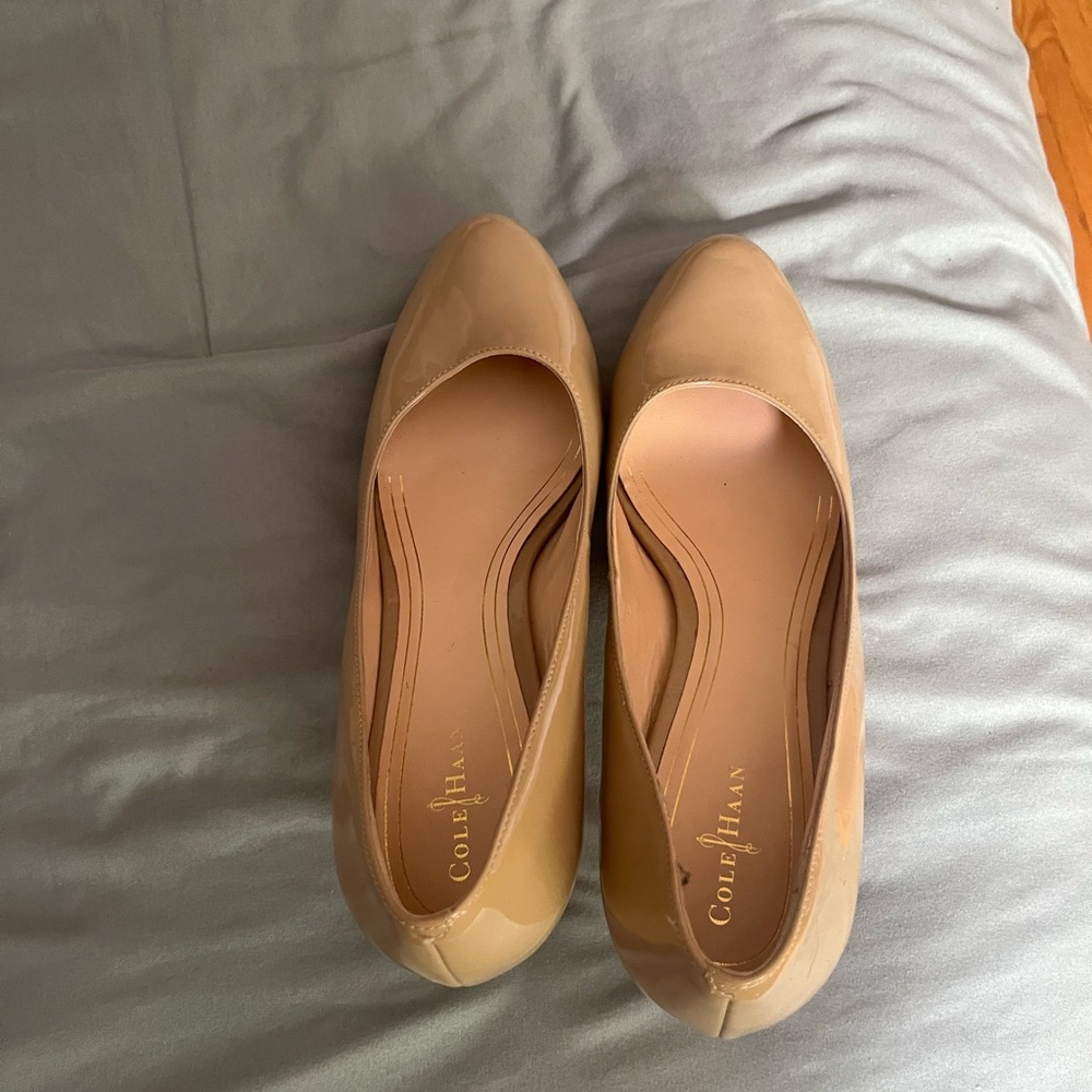 Cole Hahn tan pumps